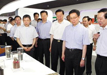 国家副主席，原中央政治局常委， 时任上海市委书记韩正考察九州ku酷游科技